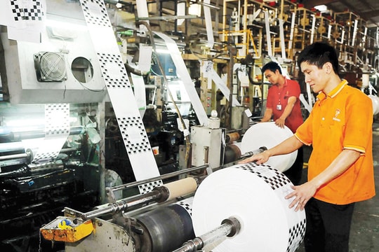 Ngành nhựa trong vòng xoáy thâu tóm