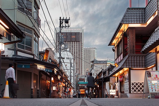 Lý giải nguyên nhân kinh tế chia sẻ "khó sống" tại Nhật Bản