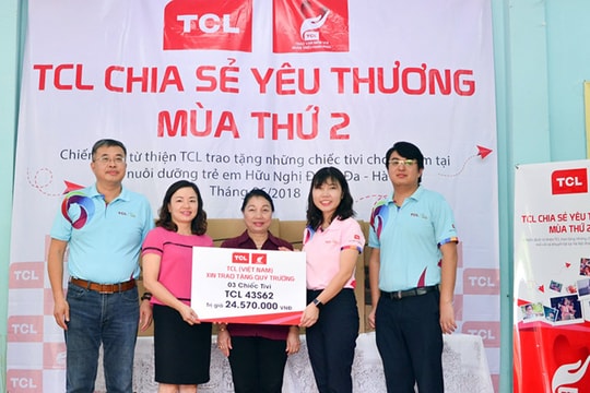 TCL Việt Nam trao tặng tivi và quà cho trẻ em mồ côi và khuyết tật tại Hà Nội