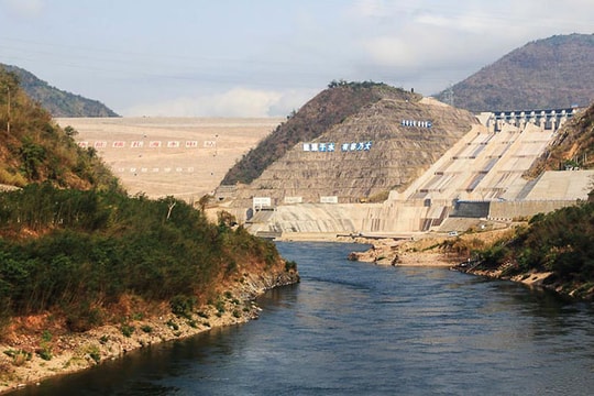 Đông Nam Á giữa sông Mê Kông và Biển Đông: "Lát thịt nguội giữa ổ bánh mì"