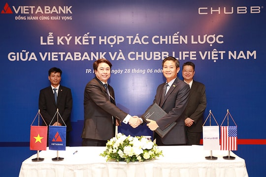 Chubb Life Việt Nam và Ngân hàng TMCP Việt Á chính thức hợp tác phân phối sản phẩm bảo hiểm