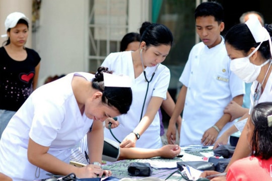 Vì sao Philippines nổi tiếng nhất thế giới với nghề xuất khẩu... y tá?