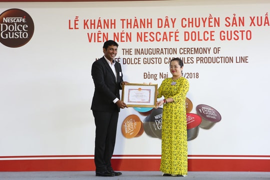 Nestlé Việt Nam nhận bằng khen vì thành tích xuất sắc trong kinh doanh và đóng góp ngân sách