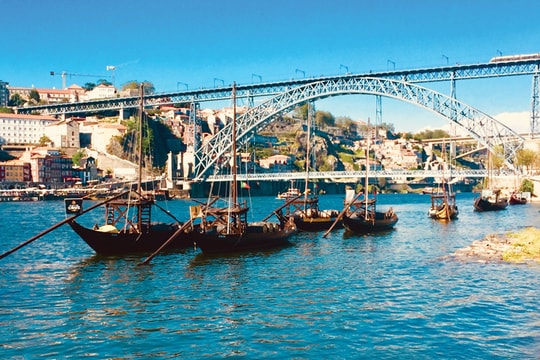 Thành phố cảng cổ xưa Porto níu chân du khách