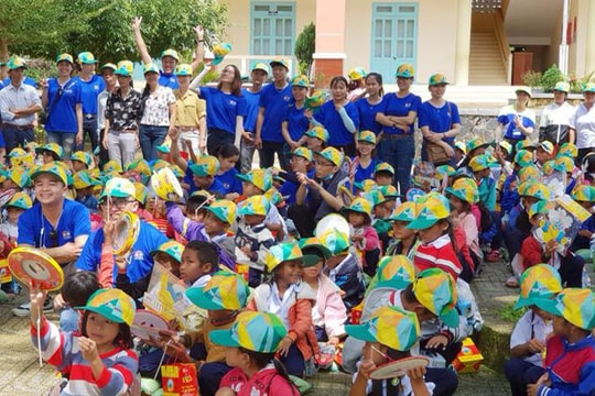 Autogrill VFS F&B tổ chức Tết Trung Thu cho cho hơn 700 trẻ mồ côi, khuyết tật