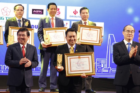 CEO PNJ Lê Trí Thông được vinh danh giải thưởng Doanh nhân TP.HCM tiêu biểu 2018