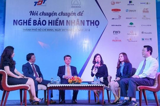 Cùng sinh viên thảo luận về nghề bảo hiểm nhân thọ