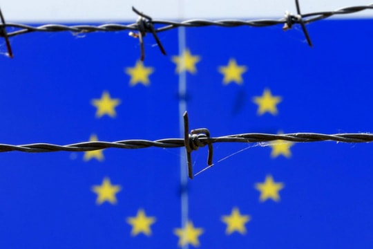 Hàng loạt bất lợi bủa vây nền kinh tế châu Âu