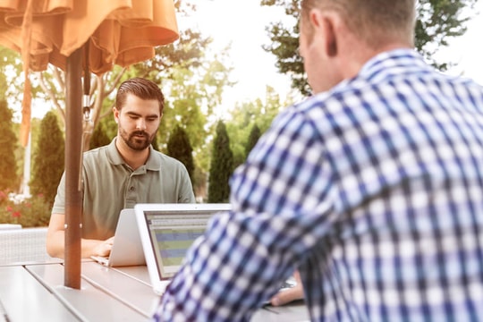 Làm việc 5 giờ mỗi ngày - nhân viên hạnh phúc, năng suất làm việc tăng cao