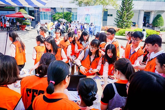 Khởi động Sàn giao dịch chứng khoán ảo FESE 15