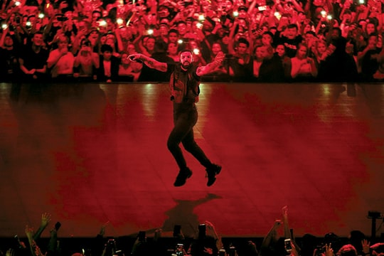 Album nhạc đang "chiến đấu" vì sự sống còn?