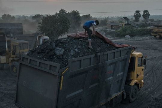 Tại sao thế giới khó “cai nghiện” than đá, bất chấp tác động tồi tệ đến môi trường?