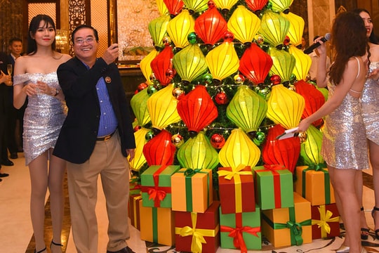 Rực rỡ sắc màu mùa lễ hội cuối năm