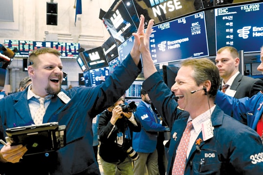 Phía sau sự phục hồi của chứng khoán Mỹ