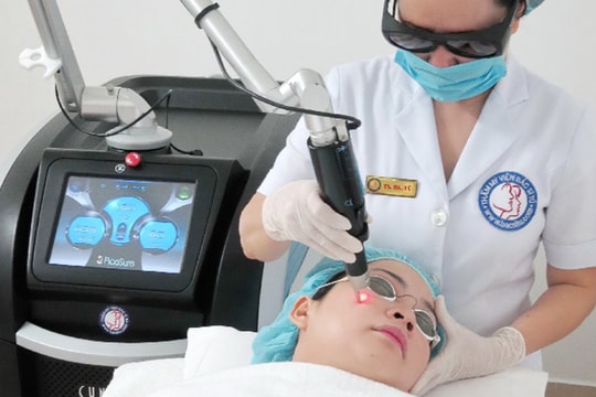 Thẩm mỹ da bằng laser PicoSure