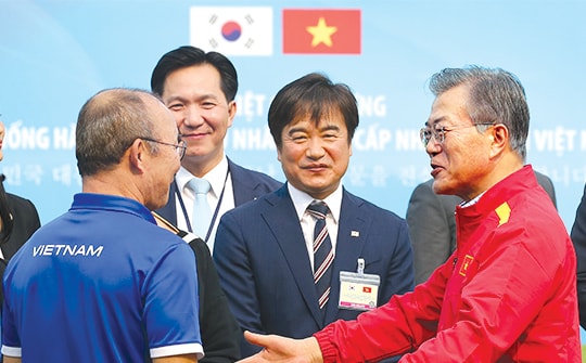 Hàn Quốc nới lỏng chính sách visa cho công dân Việt Nam nhờ... bóng đá