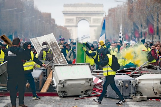 Nước Pháp trong làn sóng biểu tình