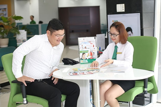 OCB "tặng nóng" lãi suất cho khách hàng gửi tiết kiệm cuối năm