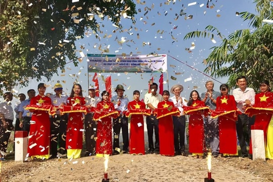 Khánh thành 8 cây cầu mới tại huyện Tân Hưng