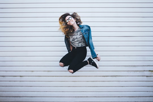 Hạnh phúc từ đâu đến? Cách tạo nên cuộc sống hạnh phúc thực sự