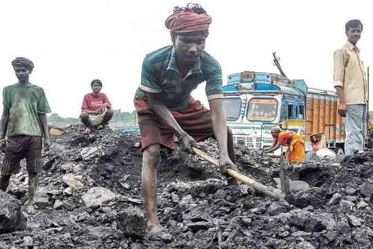 Lãnh đạo thế giới về bảo vệ môi trường, Trung Quốc lại là nhà tài trợ lớn nhất cho các nhà máy điện chạy bằng than đá