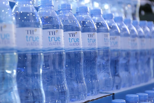 TH true WATER - Tinh khiết mạch nước ngầm từ những tầng đá núi lửa triệu năm tuổi