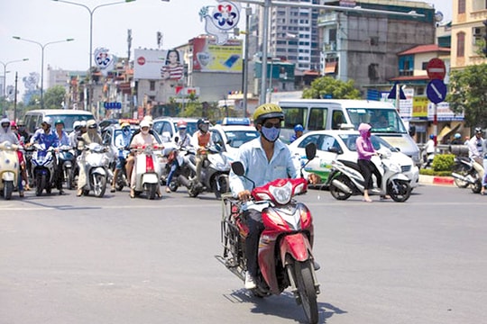 Nghịch lý đèn đỏ quê mình