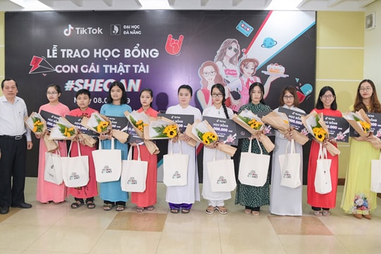 TikTok Việt Nam trao tặng học bổng đồng hành cùng sinh viên nữ Đại học Đà Nẵng