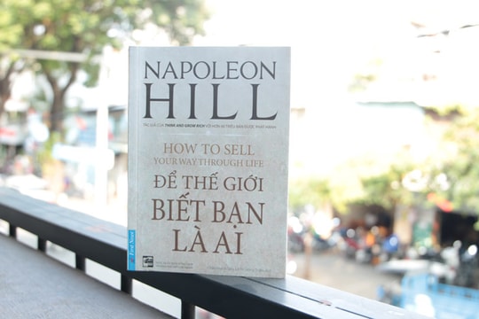 "Để thế giới biết bạn là ai"