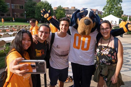 Học bổng và làm việc hưởng lương tại University of Tennessee Knoxville (Mỹ)