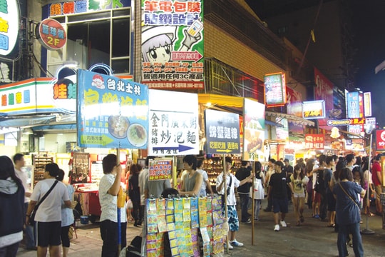 Du xuân ngoạn cảnh xứ Đài