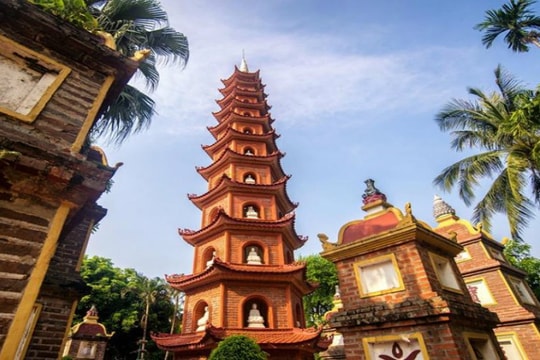 Chùa Trấn Quốc được bầu chọn là một trong 10 chùa đẹp nhất thế giới