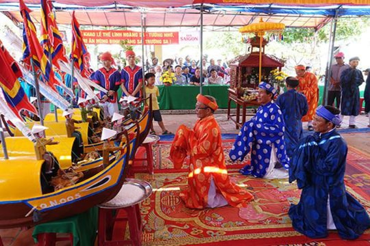 Lễ khao lề thế lính Hoàng Sa 400 năm ở đảo Lý Sơn