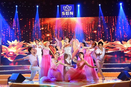 Dàn ca sĩ gạo cội hát cùng Quán quân Vietnam Idol Uyên Linh