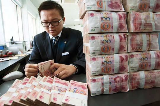Trung Quốc phá giá đồng CNY: Chẳng khác nào nước đổ lá môn?