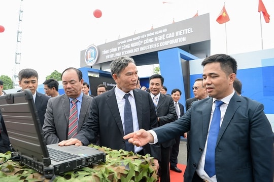 VHT phát triển công nghiệp quốc phòng, công nghiệp điện tử viễn thông