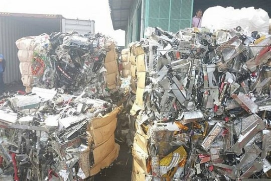 1.350 container phế liệu bị “bỏ rơi”, Cát Lái xử lý ra sao?