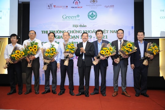 Thị trường chứng khoán Việt Nam giai đoạn 2019-2021: Cơ hội đầu tư cổ phiếu mới