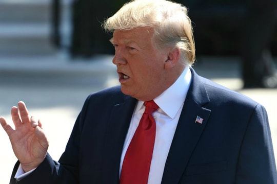 Tổng thống Trump hoãn áp thuế lên 300 tỷ USD hàng hóa Trung Quốc