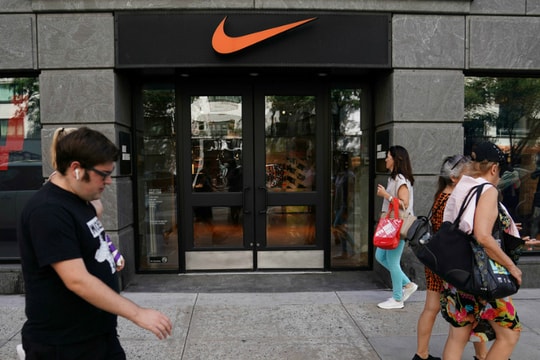 Gọi thuế là "sát thủ việc làm", hàng loạt công ty Mỹ hối thúc ông Trump hủy áp thuế