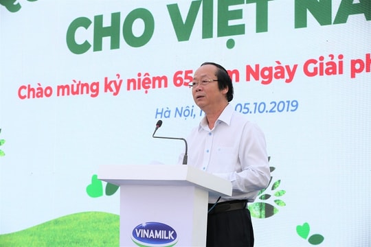 Vinamilk chung tay bảo vệ môi trường Thủ đô thông qua Quỹ 1 triệu cây xanh cho Việt Nam