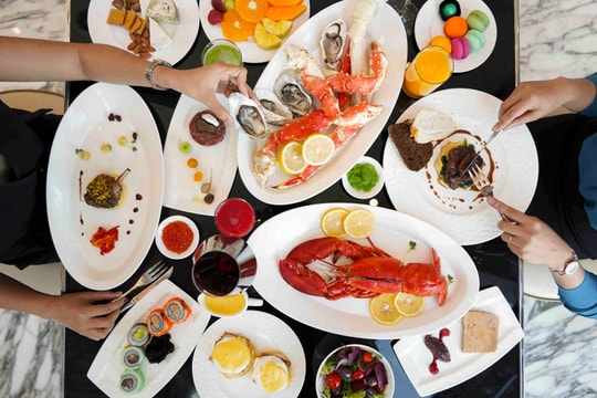 Mừng Ngày Phụ nữ Việt Nam tại The Reverie Saigon