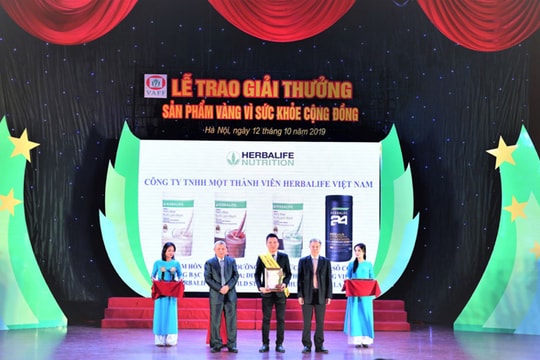 Herbalife Việt Nam nhận Giải thưởng “Sản phẩm vàng vì sức khỏe cộng đồng”