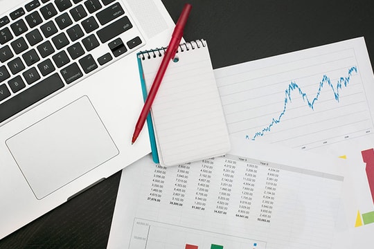 TTCK ngày 17/10: Cổ phiếu như VNM, MSN, VJC, PNJ… đang diễn biến tích cực về ngắn hạn