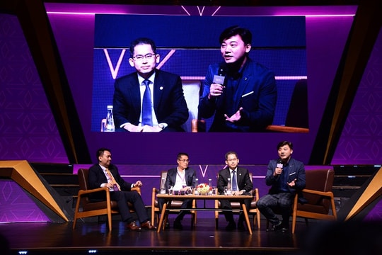 Khi các CEO “hóa thân” thành những chiến lược gia nhân sự