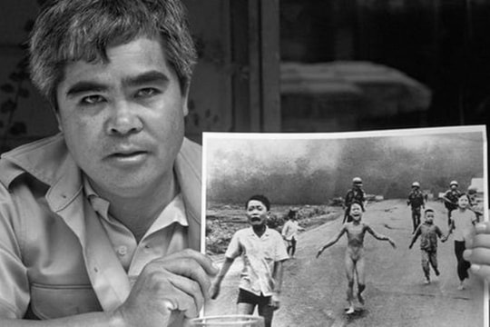 “Em bé napalm” - bức ảnh thời sự ấn tượng nhất 50 năm qua