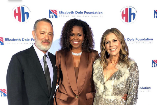 Michelle Obama chọn trang phục Công Trí tại sự kiện “Heroes And History Makers”