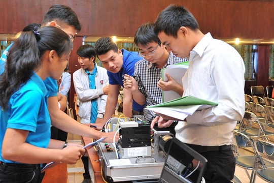 Sinh viên Đại học Công nghiệp đoạt quán quân cuộc thi tự động hóa