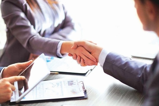 Giao kết hợp đồng trước khi thành lập doanh nghiệp có được không?