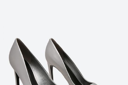 Charles và Keith tung “Black Friday” đồng giá 350.000 đồng